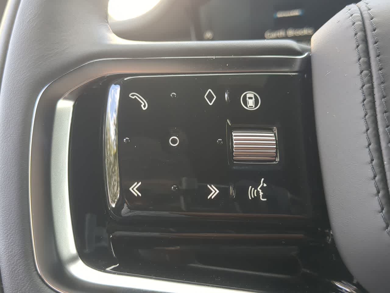 Thumbnail: 2026 Land Rover Range Rover Sport - 26