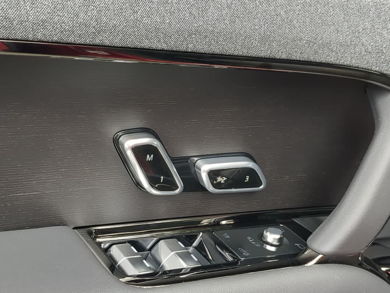 Thumbnail: 2026 Land Rover Range Rover Sport - 17