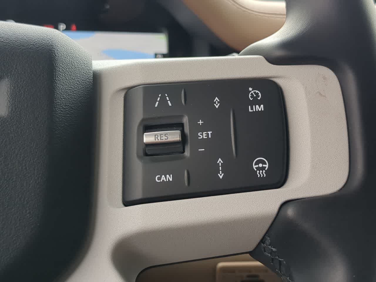 Thumbnail: 2025 Land Rover Defender - 27