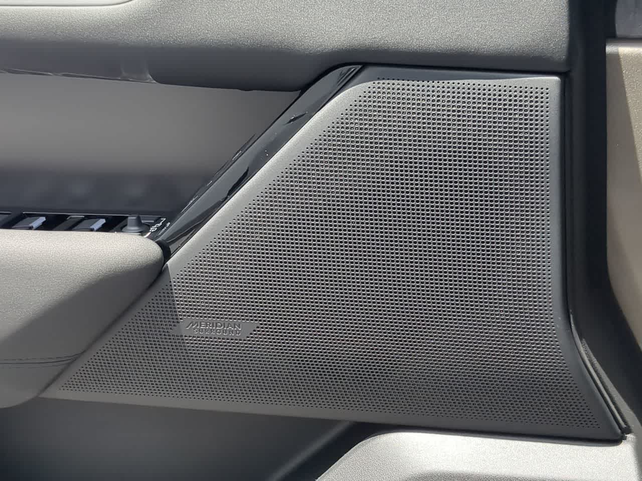 Thumbnail: 2026 Land Rover Range Rover Velar - 32