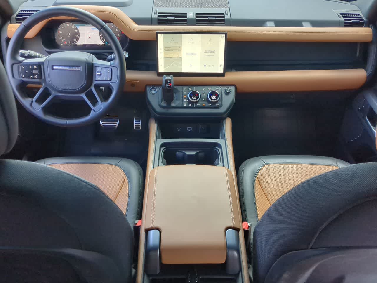 Thumbnail: 2024 Land Rover Defender - 15