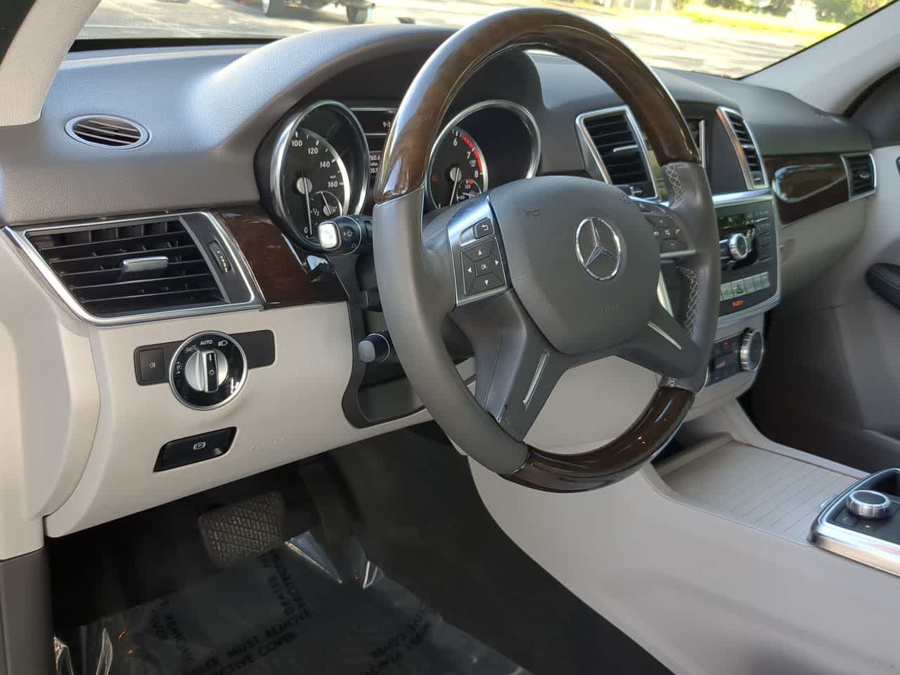 Thumbnail: 2015 Mercedes-Benz M-Class - 10