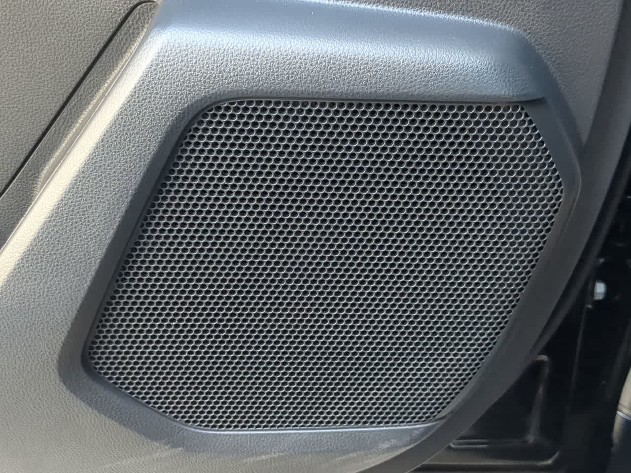 Thumbnail: 2022 Toyota Highlander - 33