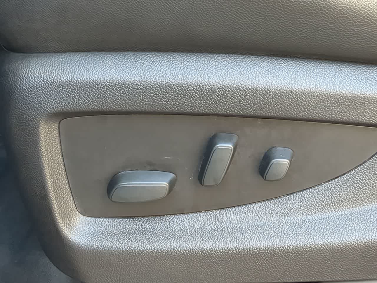 Thumbnail: 2018 Chevrolet Tahoe - 16