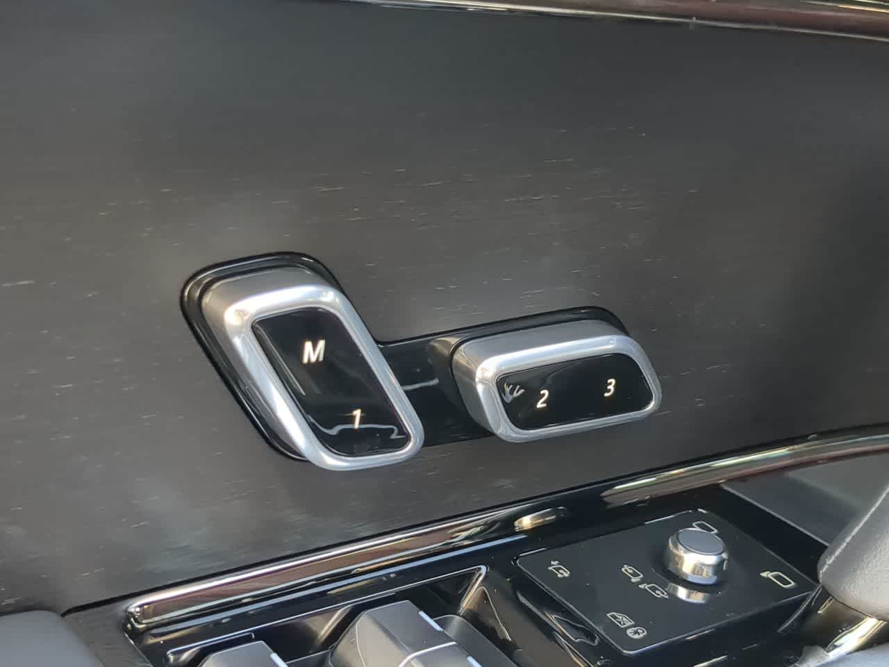 Thumbnail: 2025 Land Rover Range Rover Sport - 18