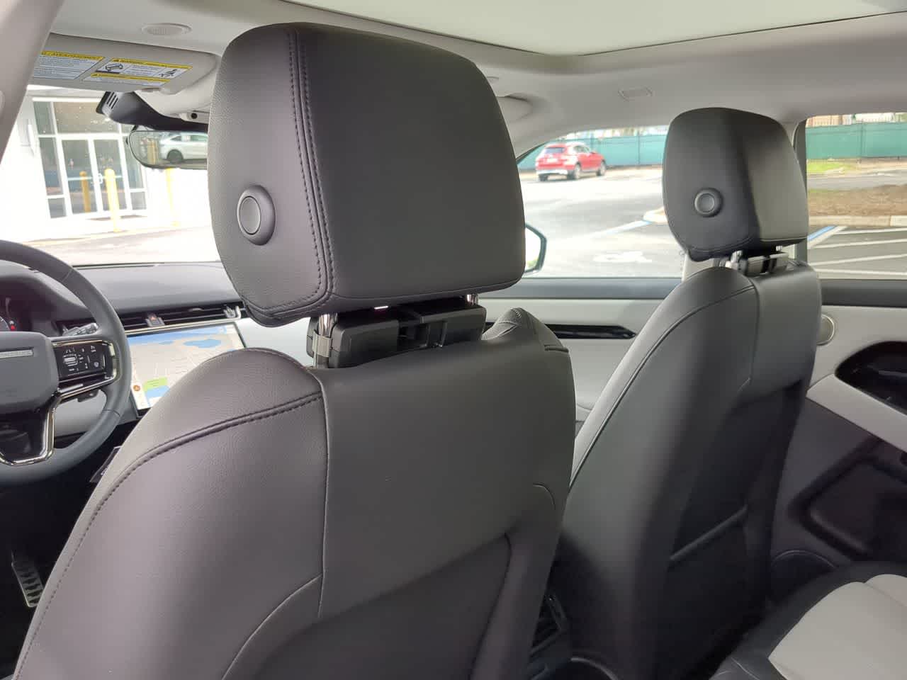 Thumbnail: 2025 Land Rover Range Rover Evoque - 17