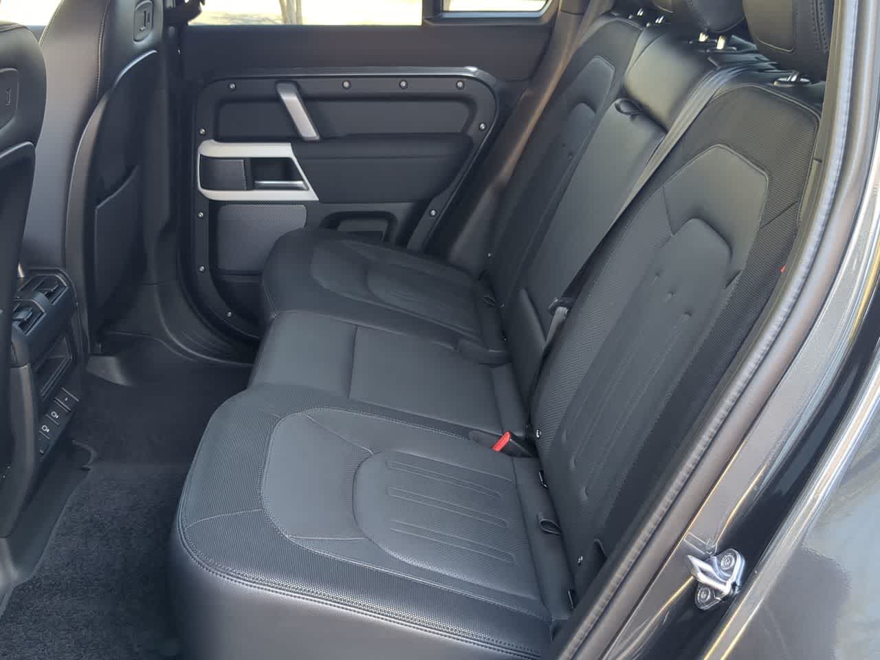 Thumbnail: 2022 Land Rover Defender - 21