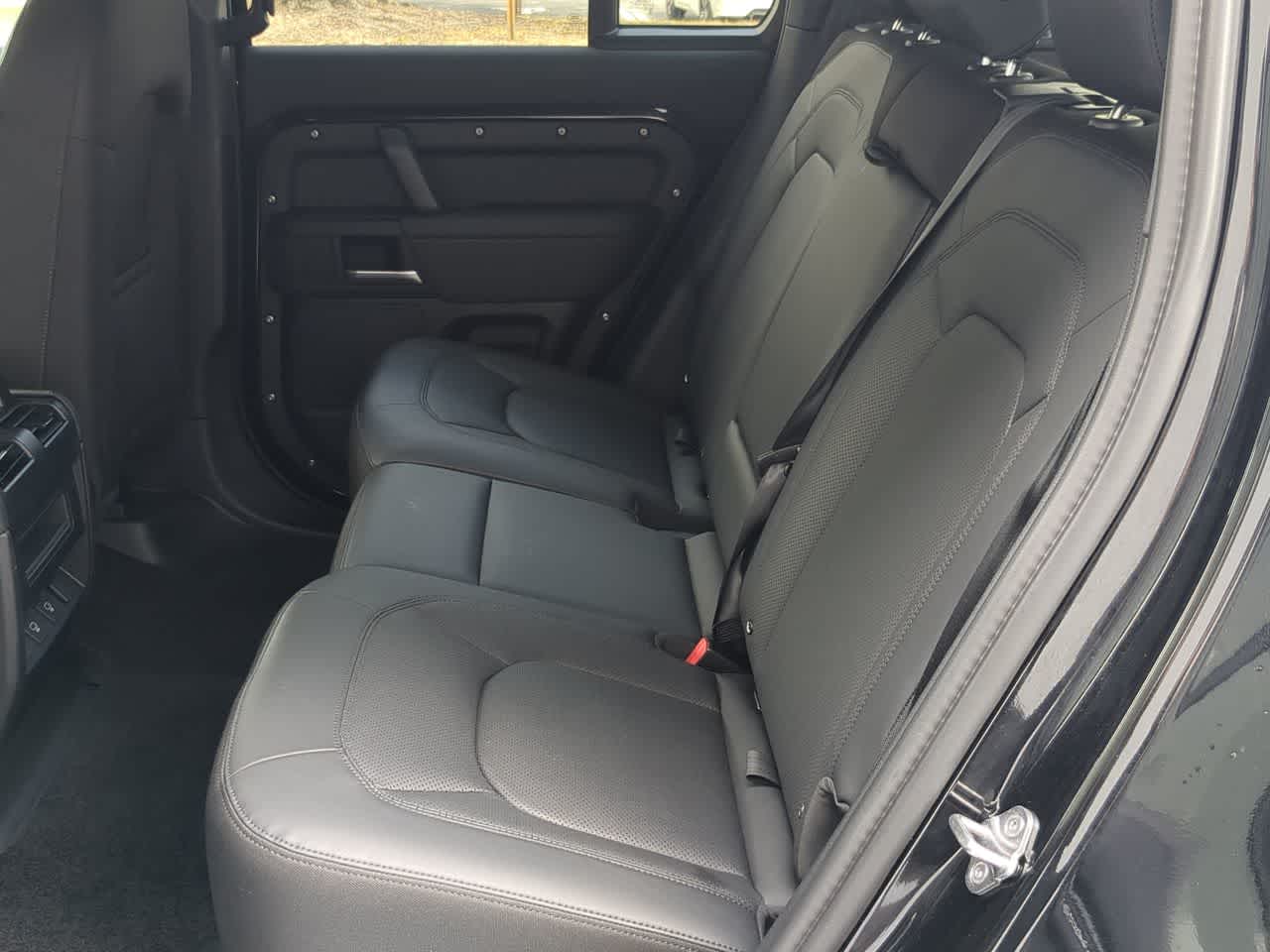 Thumbnail: 2025 Land Rover Defender - 20