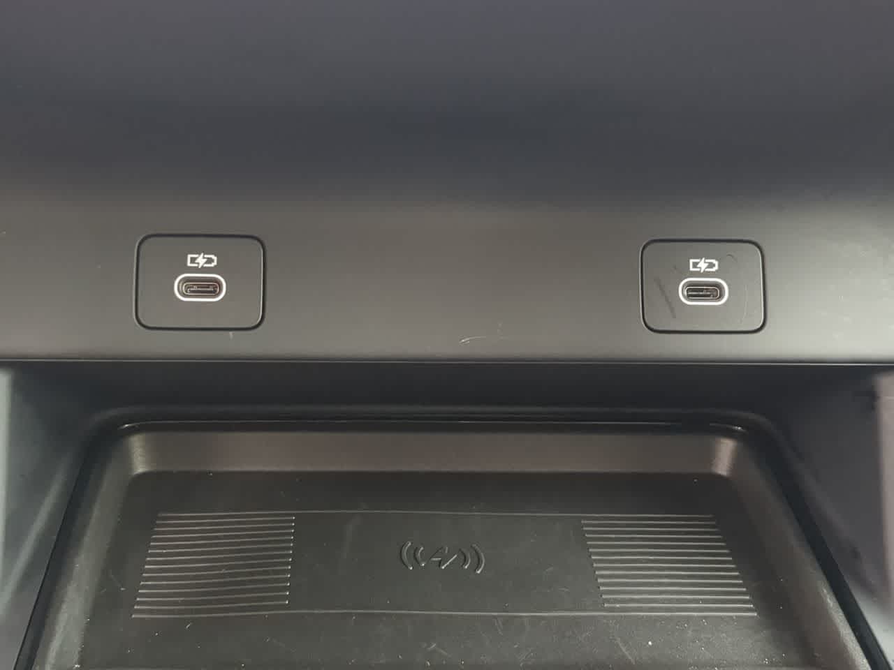 Thumbnail: 2025 Land Rover Discovery Sport - 34