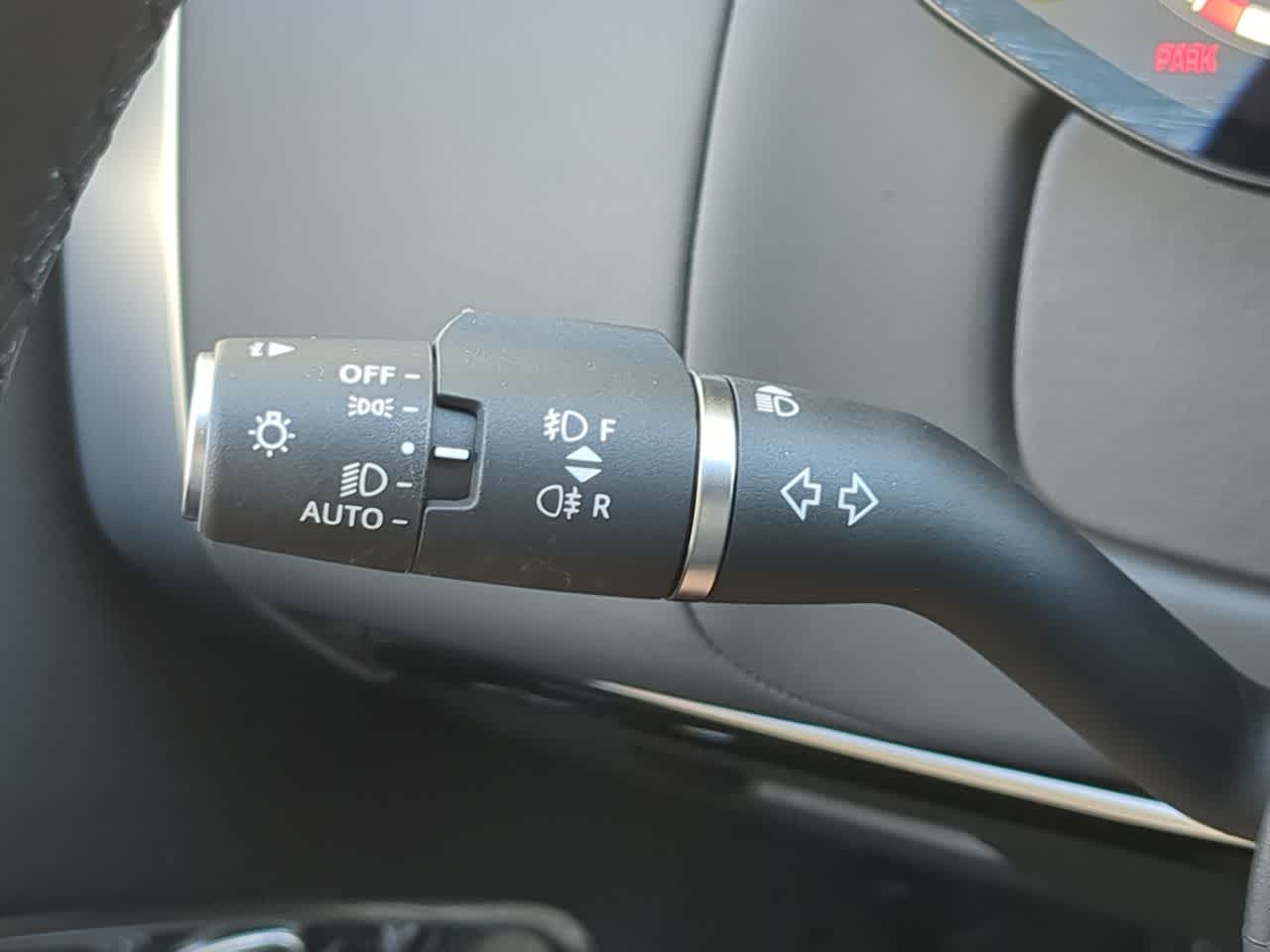 Thumbnail: 2025 Land Rover Range Rover - 28