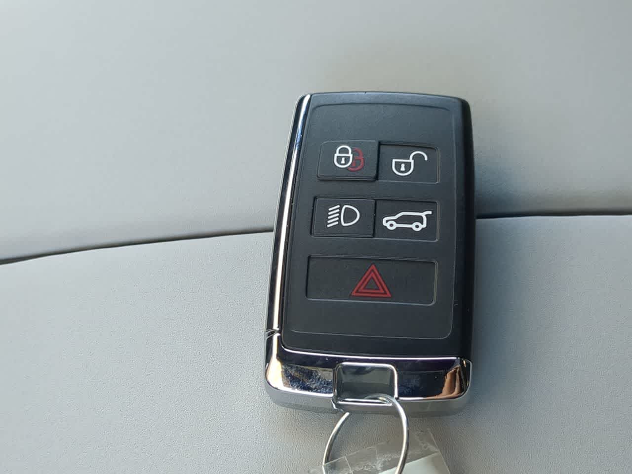 Thumbnail: 2026 Land Rover Range Rover Evoque - 38