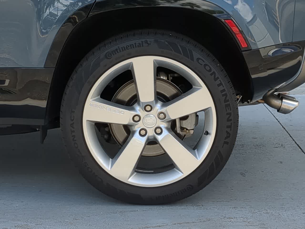 Thumbnail: 2025 Land Rover Defender - 14