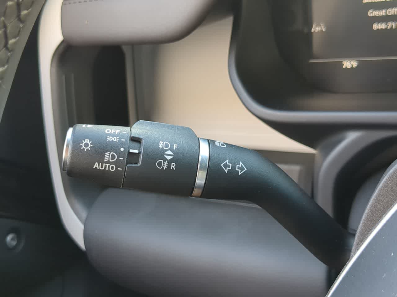 Thumbnail: 2025 Land Rover Defender - 28