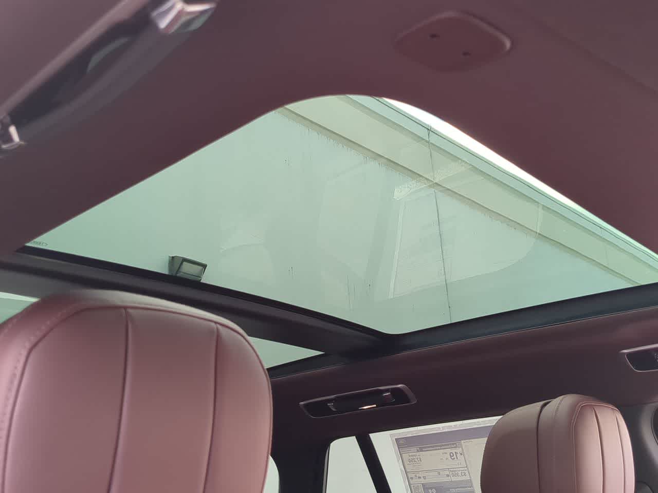 Thumbnail: 2025 Land Rover Range Rover - 19