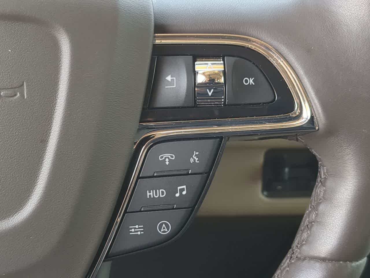 Thumbnail: 2024 Lincoln Navigator - 25