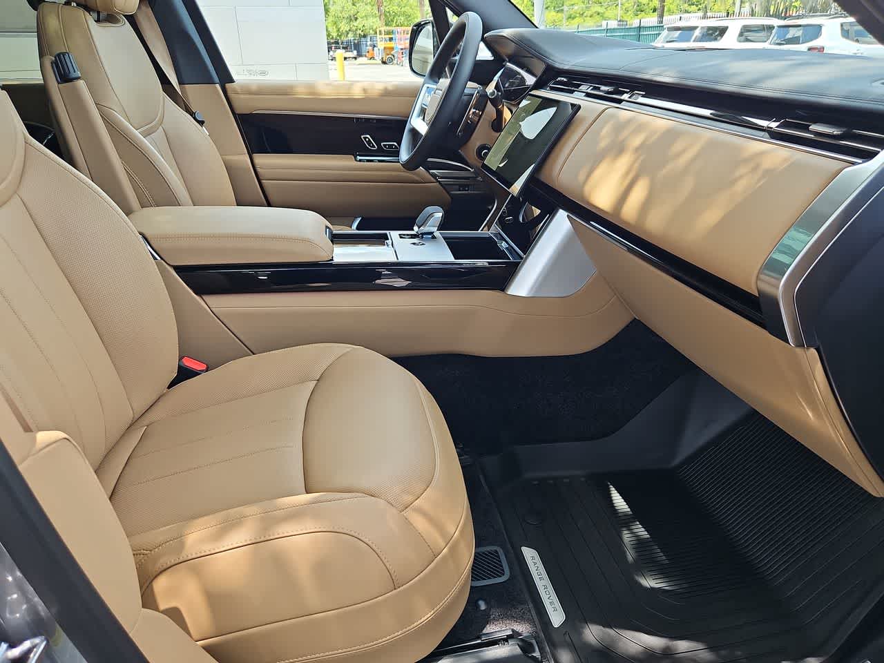 Thumbnail: 2025 Land Rover Range Rover - 24