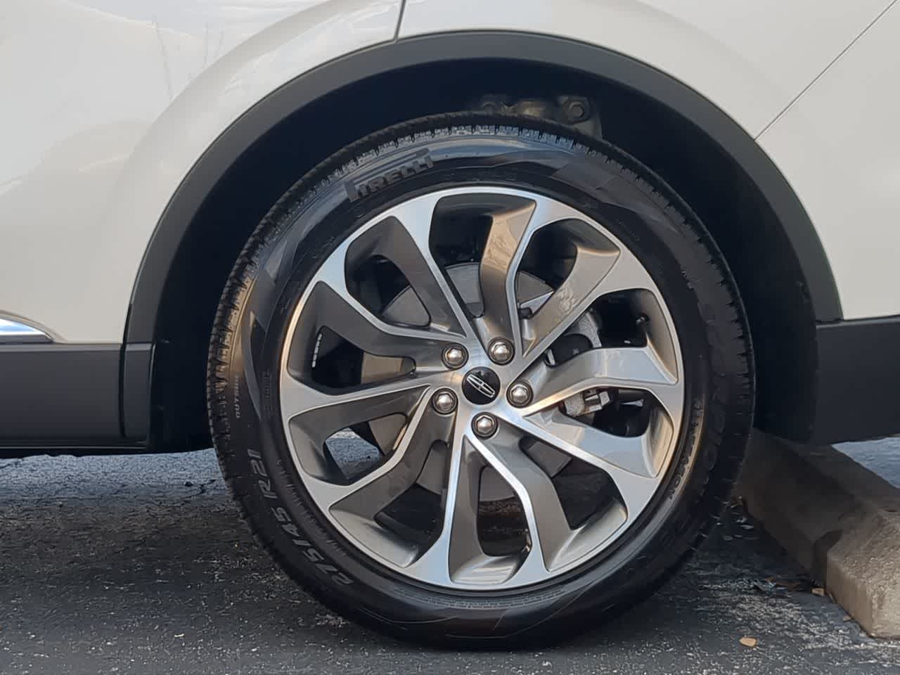 Thumbnail: 2025 Lincoln Aviator - 13