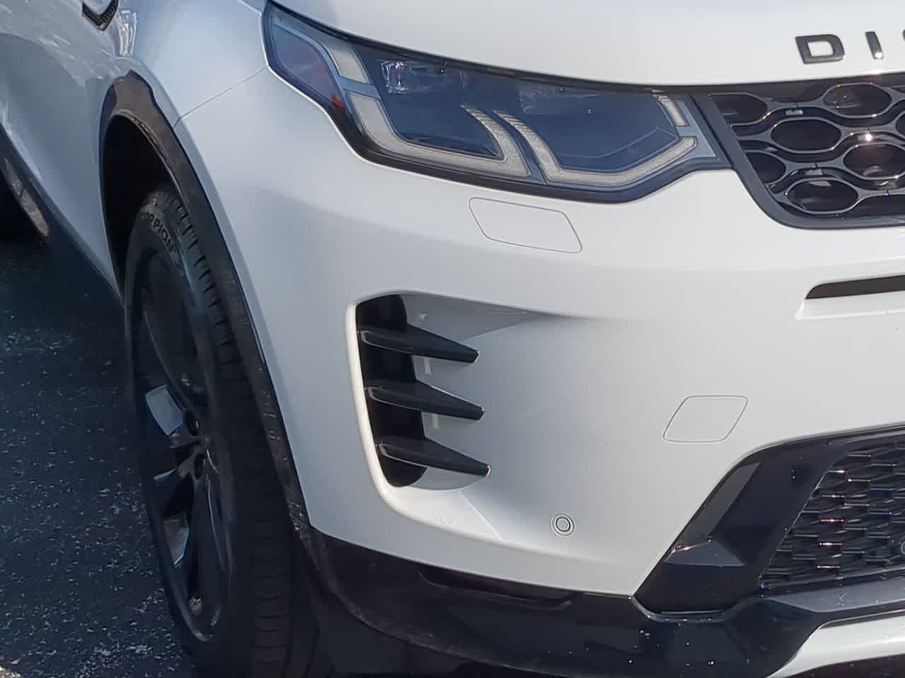 Thumbnail: 2025 Land Rover Discovery Sport - 11