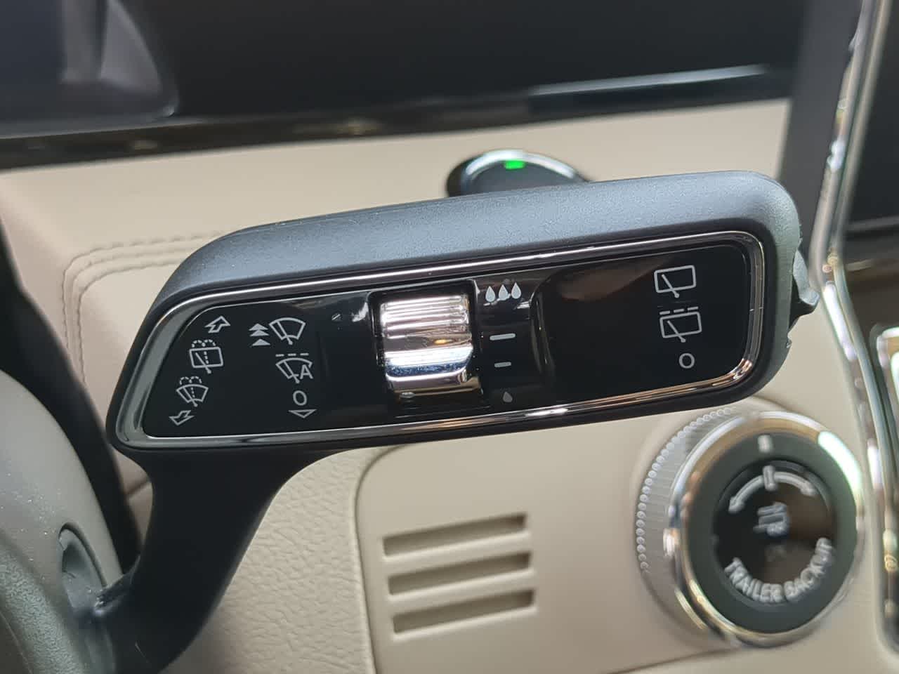 Thumbnail: 2024 Lincoln Navigator - 26