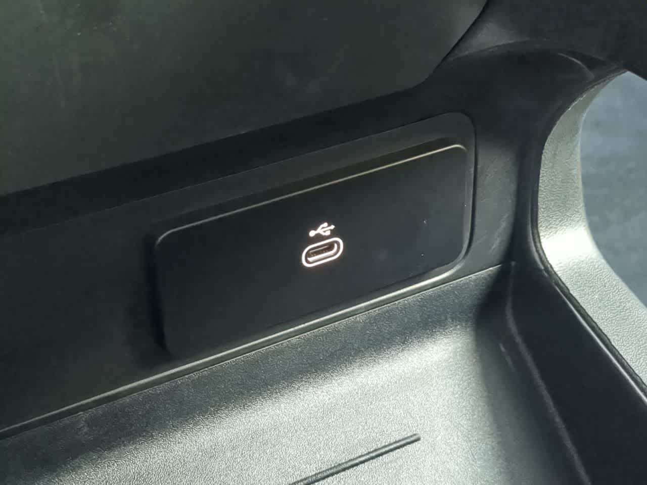 Thumbnail: 2025 Land Rover Defender - 33