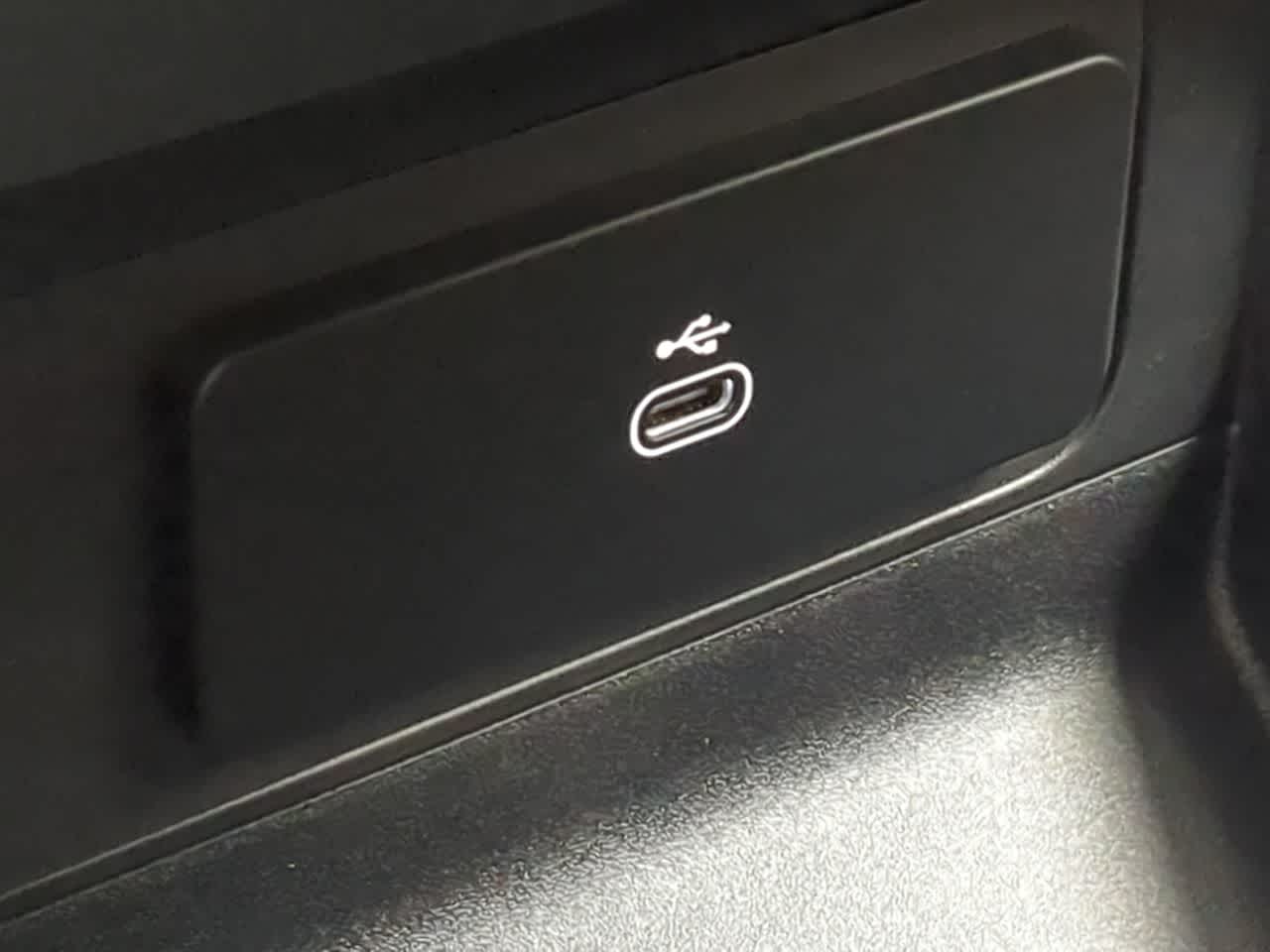 Thumbnail: 2025 Land Rover Defender - 34