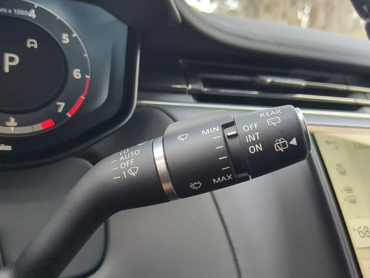 Thumbnail: 2025 Land Rover Range Rover Sport - 27