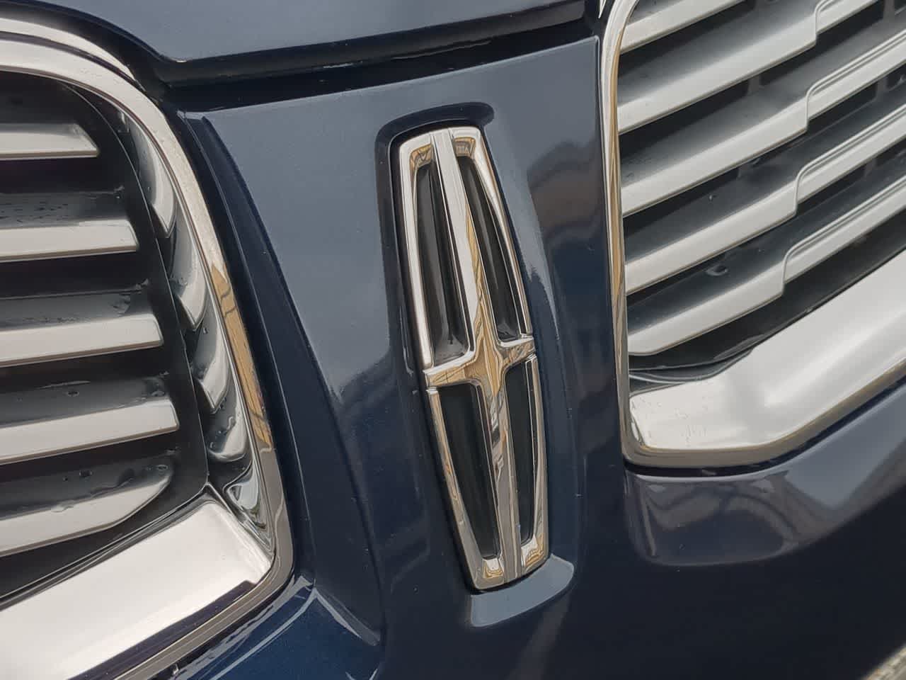 Thumbnail: 2017 Lincoln MKX - 10