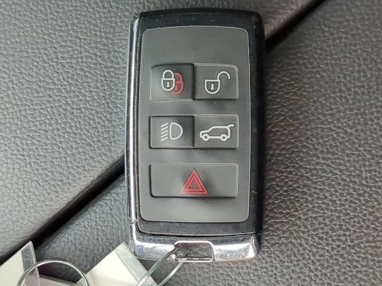 Thumbnail: 2023 Land Rover Range Rover Evoque - 36