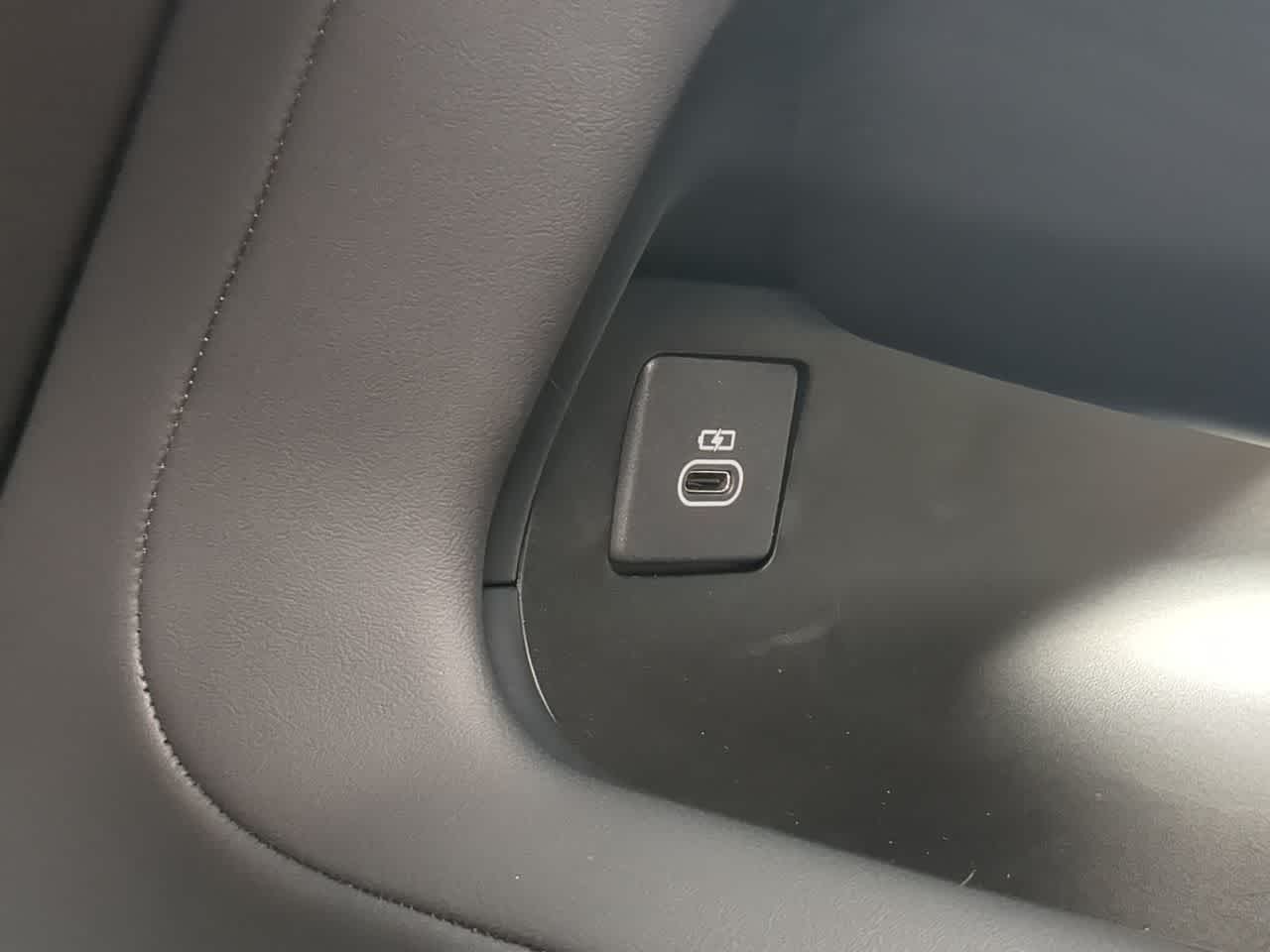 Thumbnail: 2025 Land Rover Range Rover Sport - 34