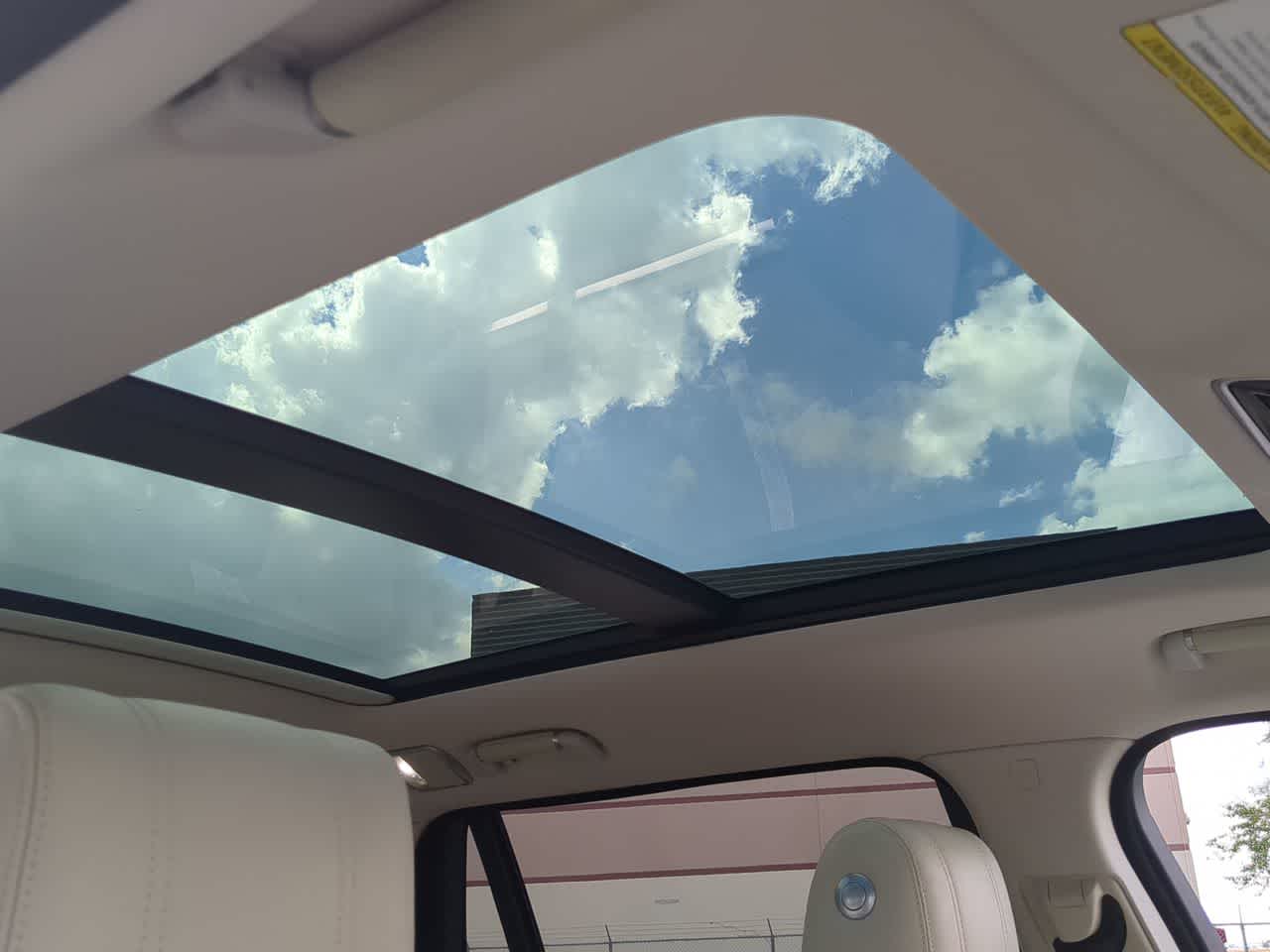 Thumbnail: 2017 Land Rover Range Rover - 18