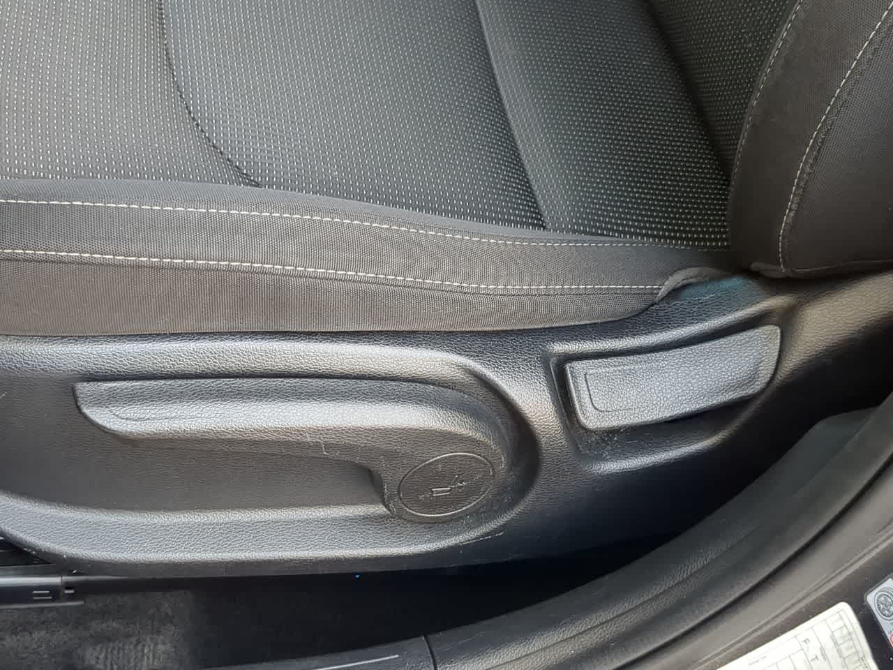 Thumbnail: 2020 Kia Forte - 16