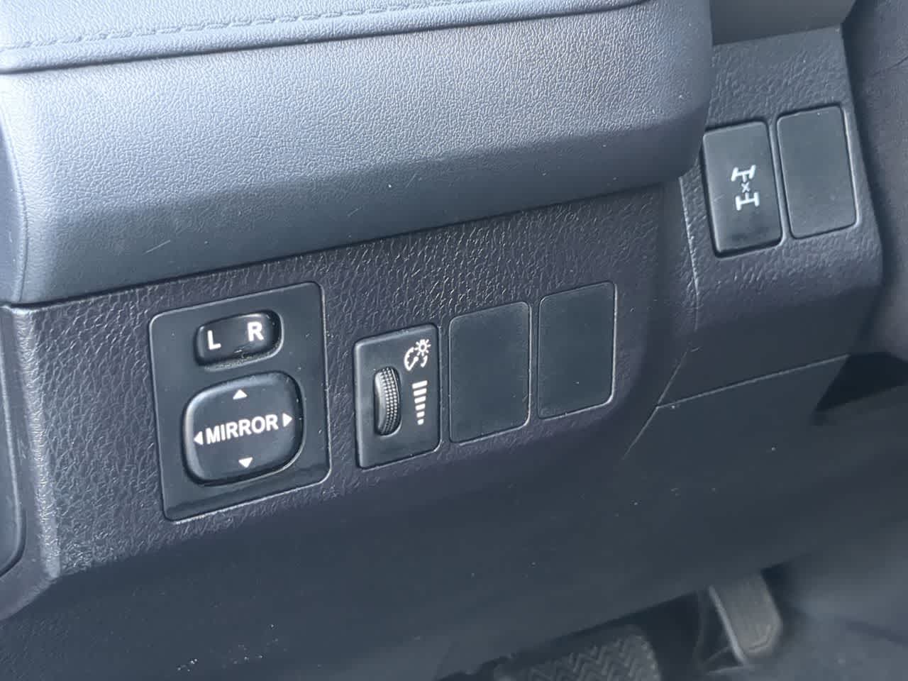 Thumbnail: 2016 Toyota RAV4 - 35