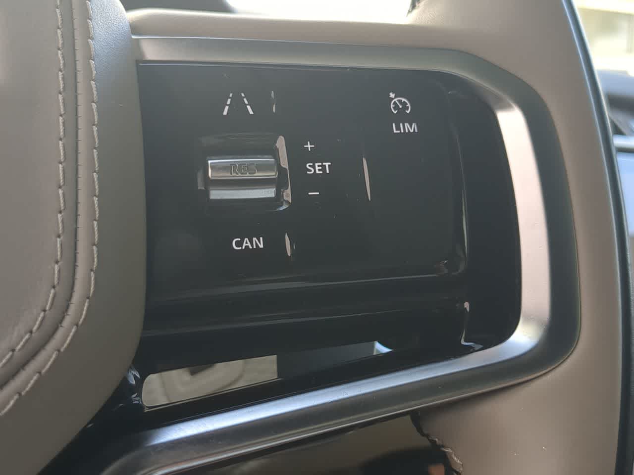 Thumbnail: 2021 Land Rover Range Rover Velar - 26