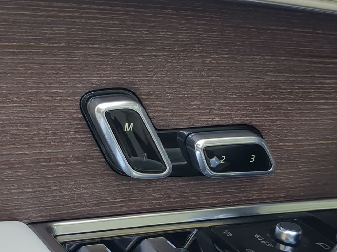 Thumbnail: 2026 Land Rover Range Rover - 18