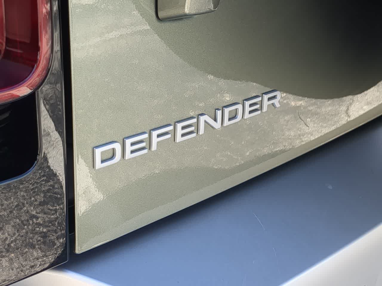 Thumbnail: 2023 Land Rover Defender - 13