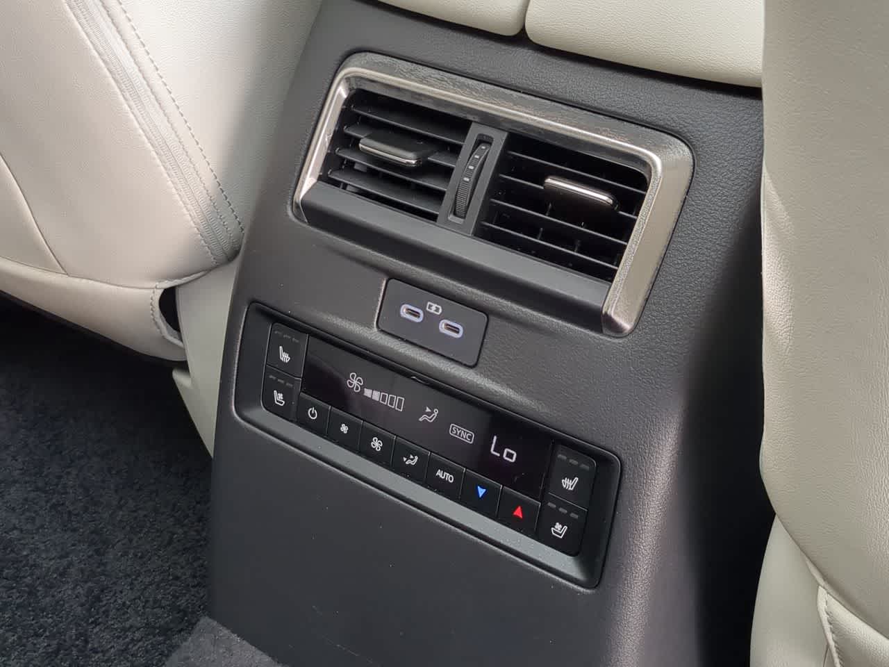 Thumbnail: 2024 Mazda CX-90 - 40