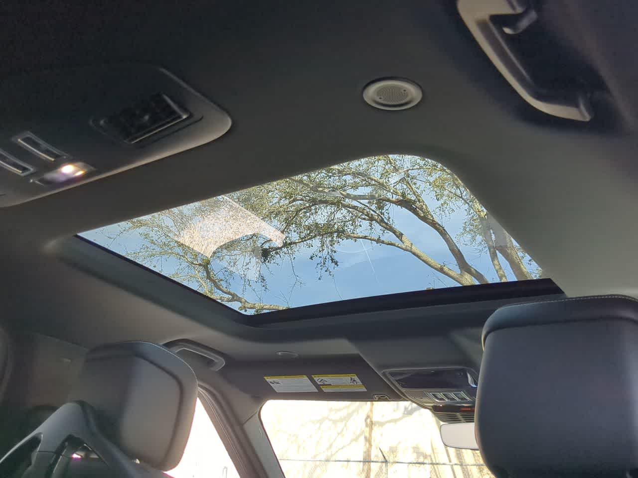 Thumbnail: 2026 Land Rover Discovery - 23