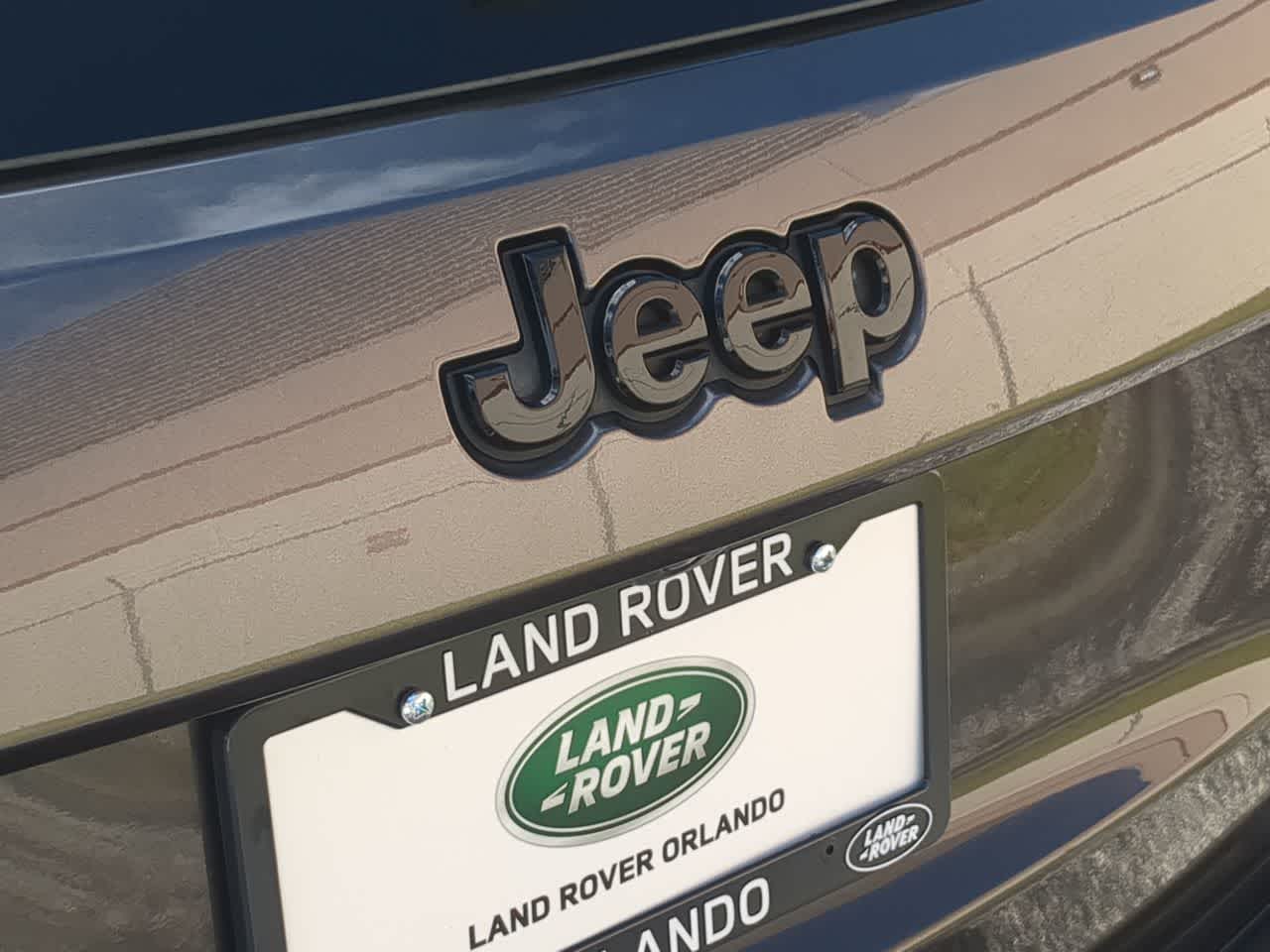 Thumbnail: 2019 Jeep Grand Cherokee - 12