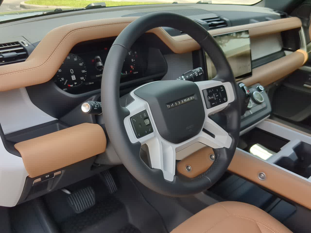 Thumbnail: 2025 Land Rover Defender - 10