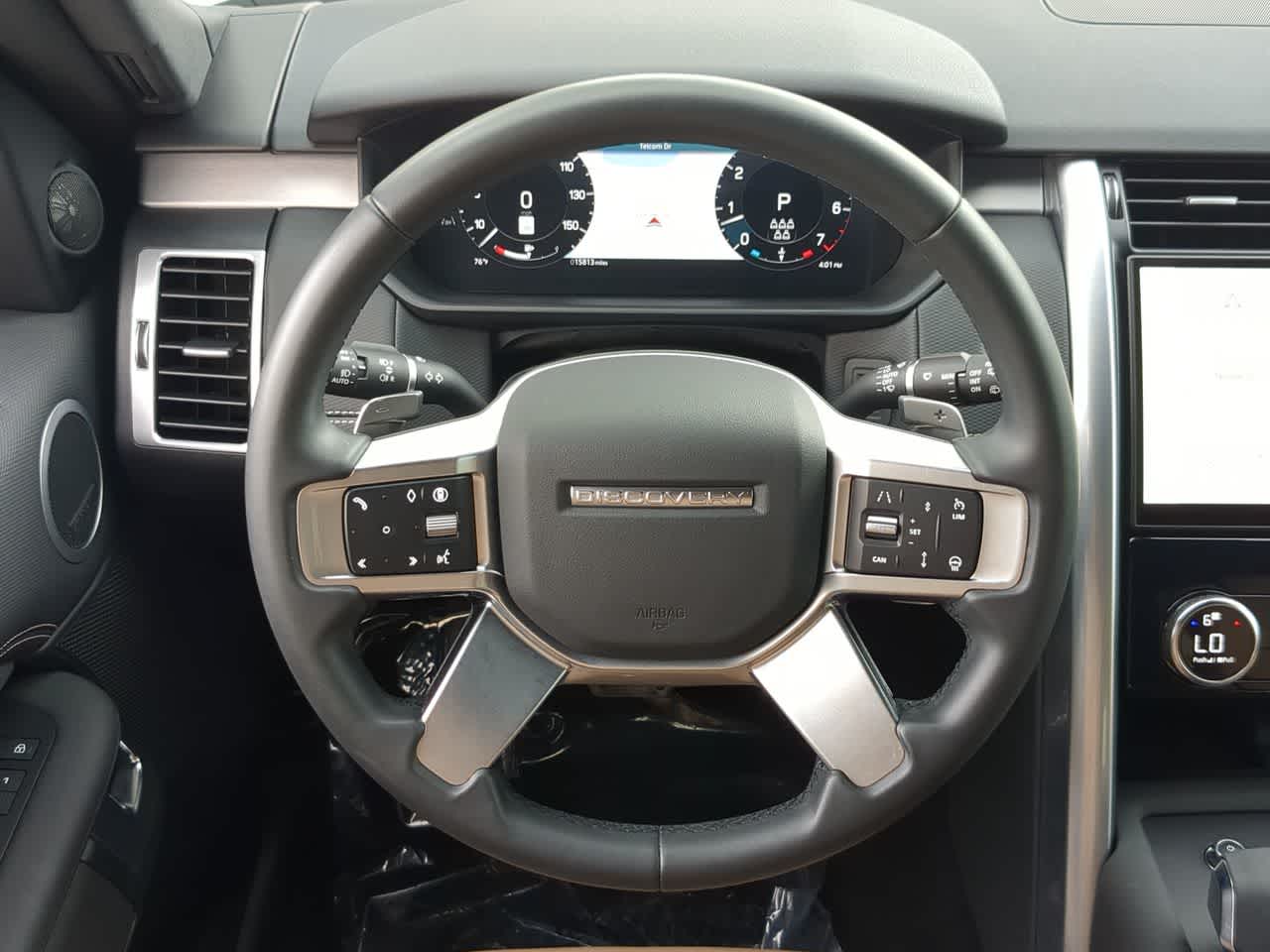 Thumbnail: 2025 Land Rover Discovery - 25