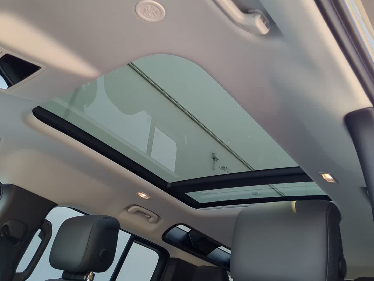 Thumbnail: 2025 Land Rover Defender - 20