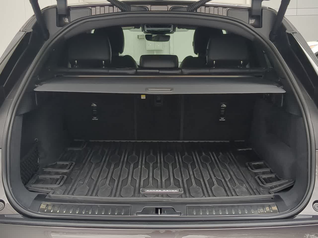 Thumbnail: 2026 Land Rover Range Rover Velar - 36