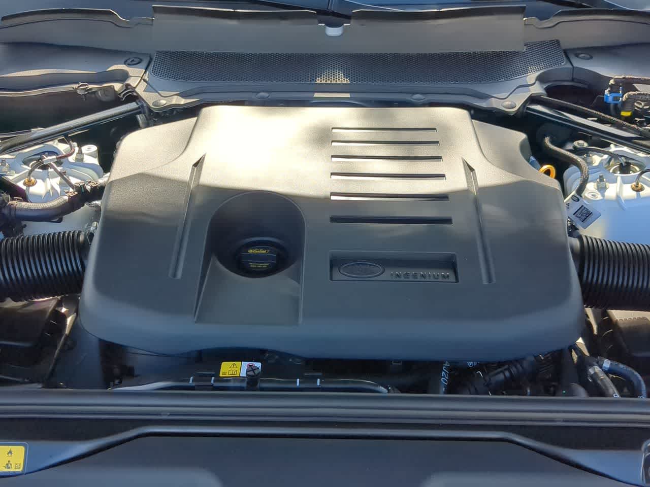 Thumbnail: 2026 Land Rover Discovery - 15