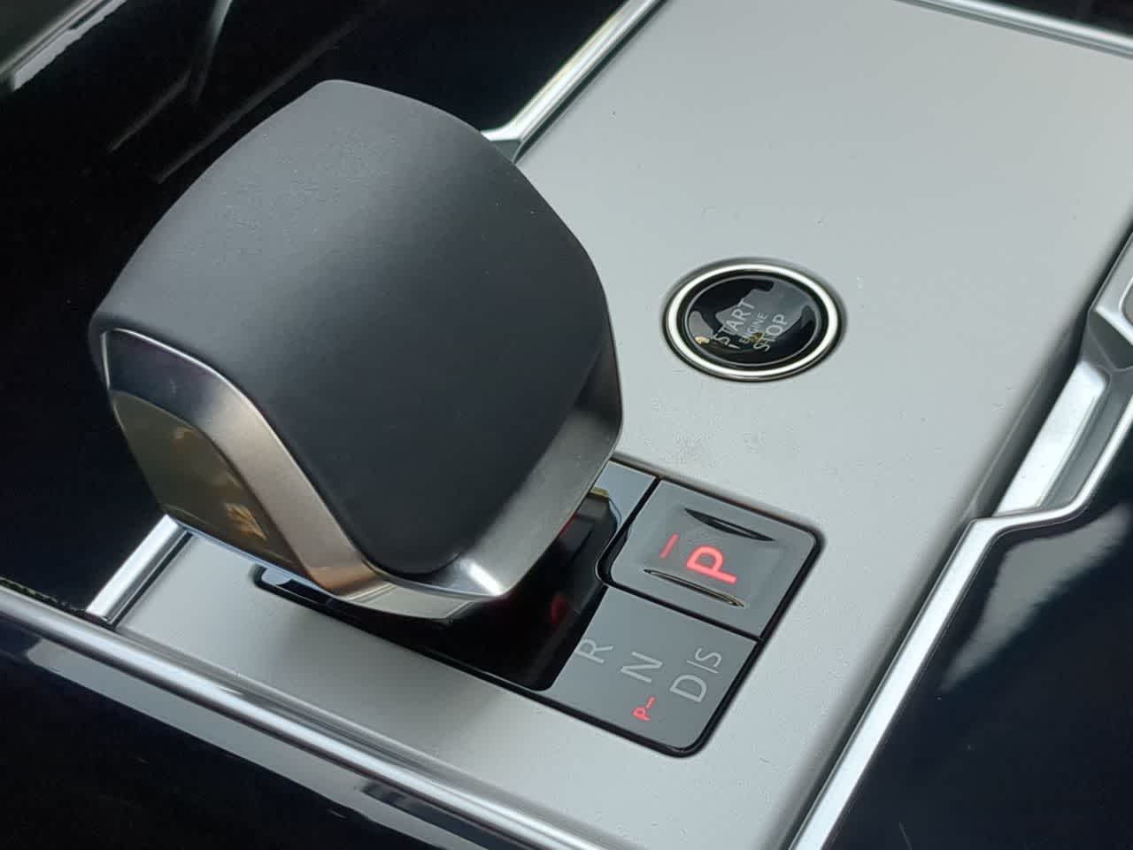 Thumbnail: 2025 Land Rover Range Rover - 34