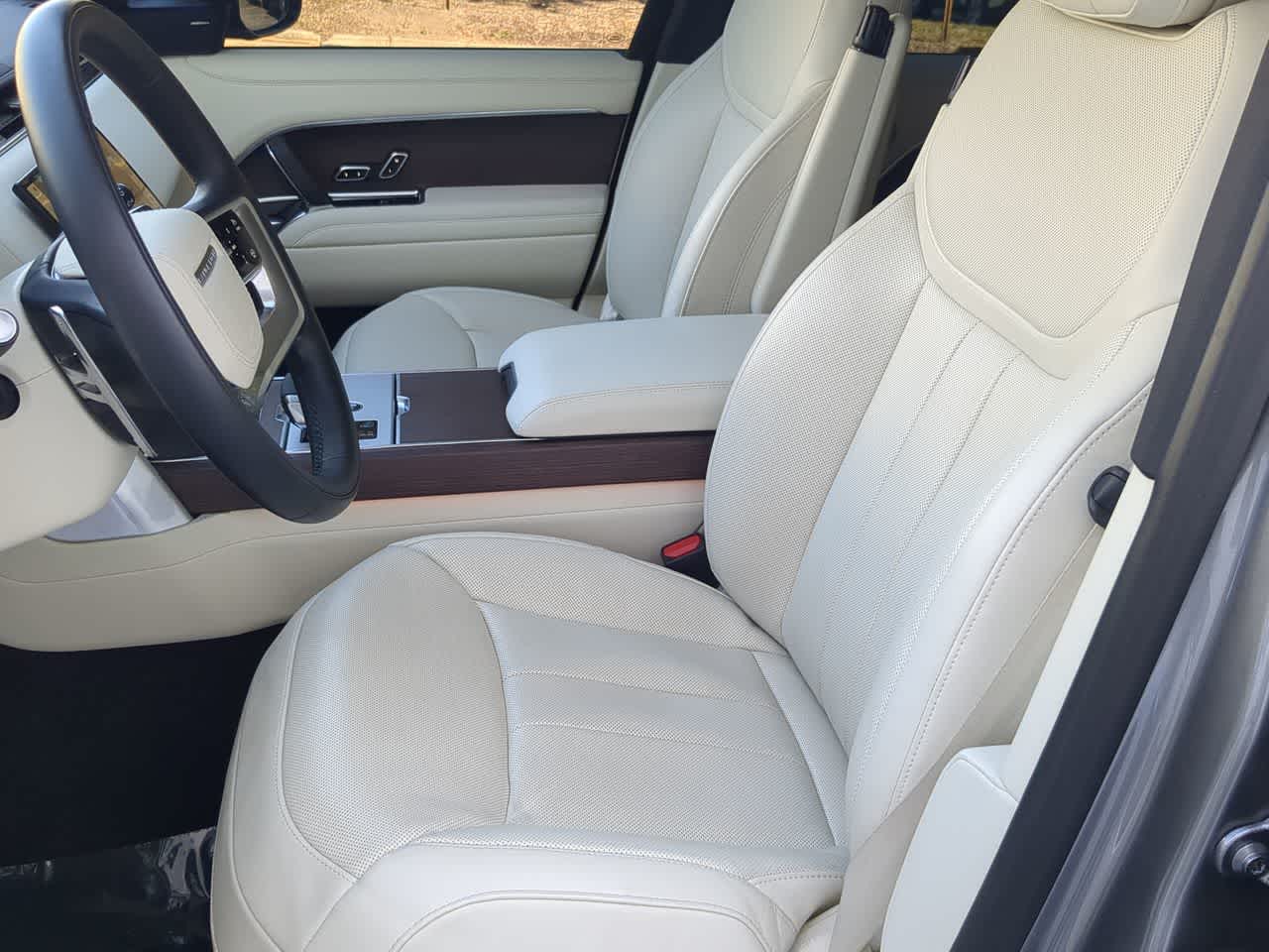 Thumbnail: 2024 Land Rover Range Rover - 16