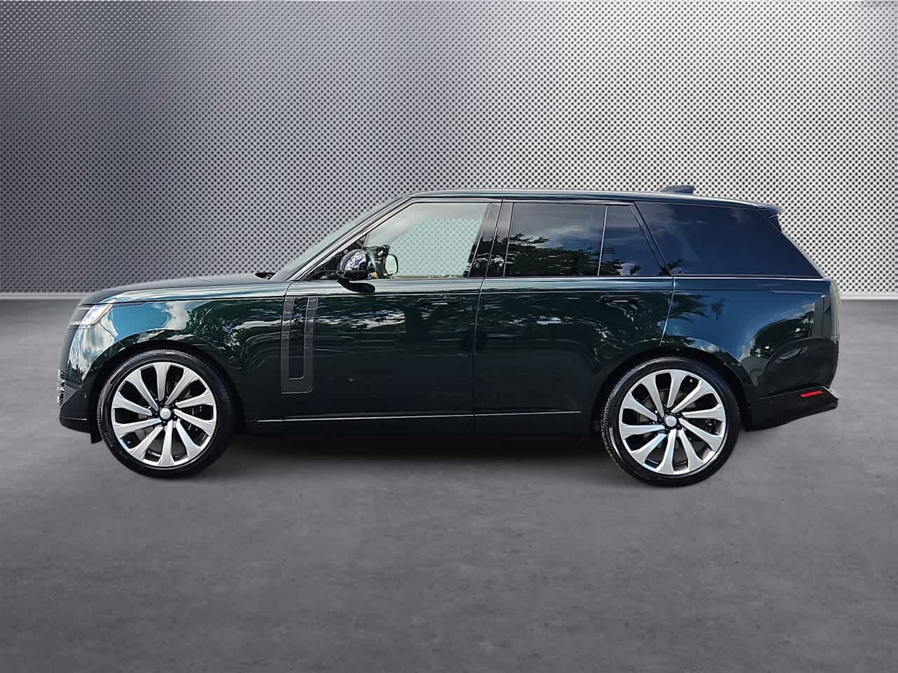 Thumbnail: 2025 Land Rover Range Rover - 5