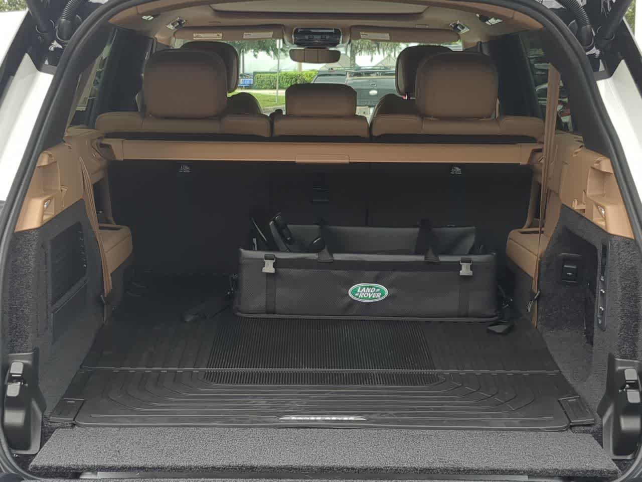 Thumbnail: 2025 Land Rover Range Rover - 37