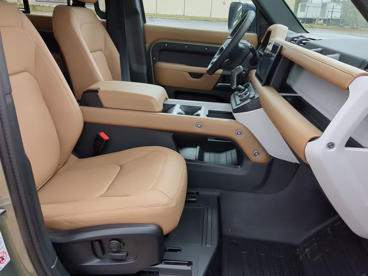 2025 Land Rover Defender 110 24