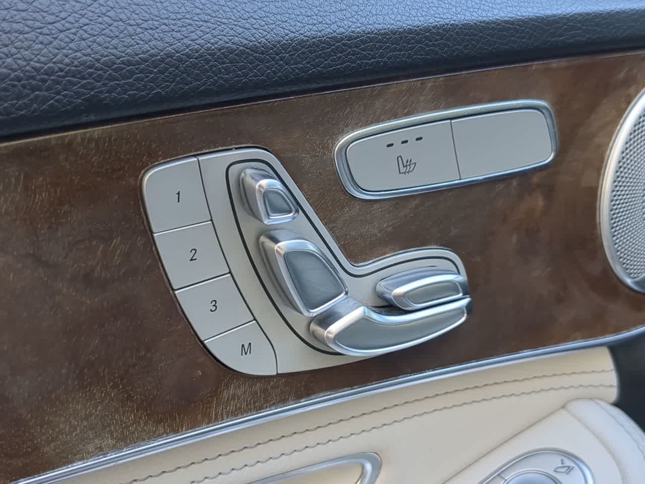 Thumbnail: 2015 Mercedes-Benz C-Class - 17