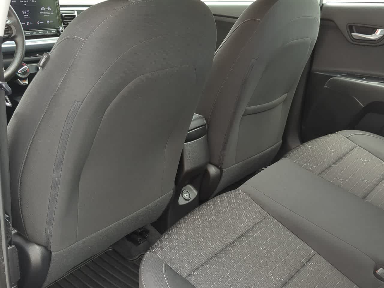 Thumbnail: 2023 Kia Rio - 18